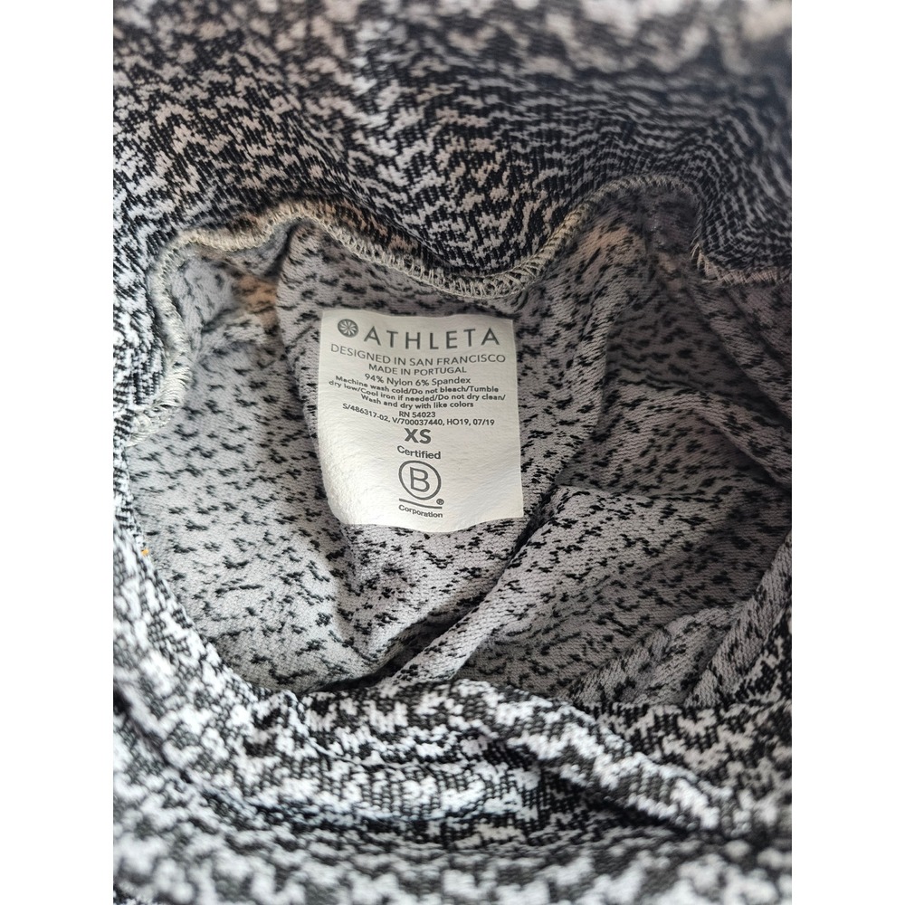 Athleta Turtleneck Top Women XS Black White Textured Chevron Knit Base layer - Picture 3 of 5
